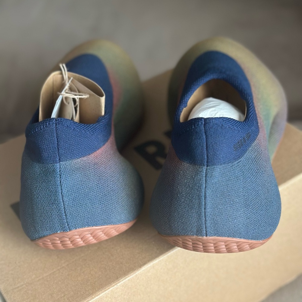 Yeezy Knit RNR - Picture 6 of 8